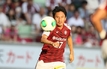 ルーズボールをケアする橋本英郎選手