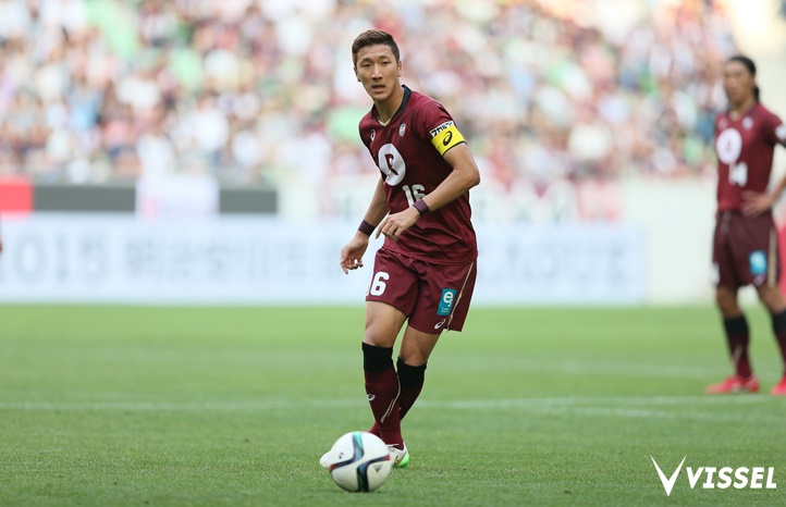 中盤で攻守の要としてプレーしたチョン ウヨン選手